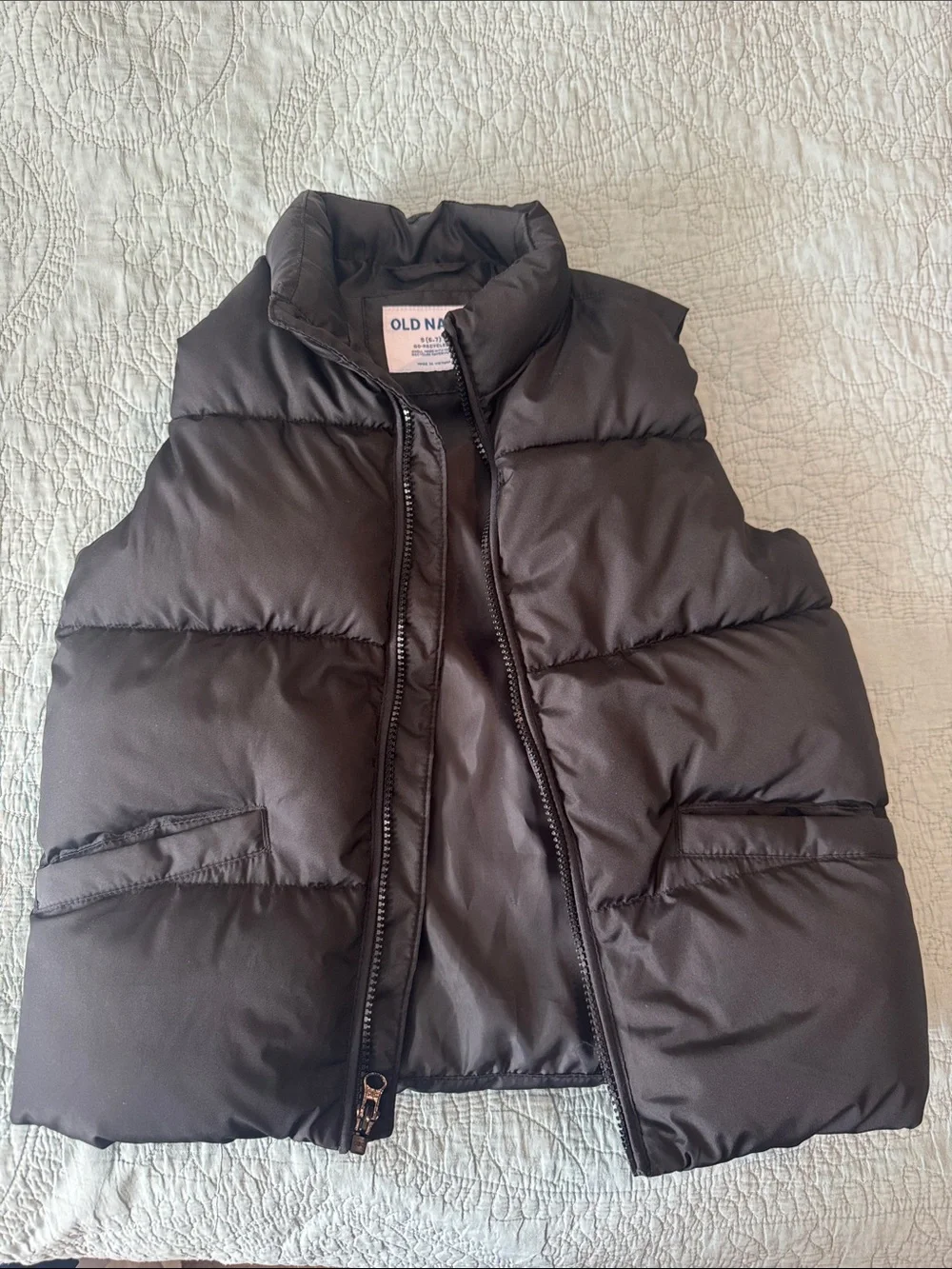 Old Navy Black Kids Puffer Vest with Front Pockets